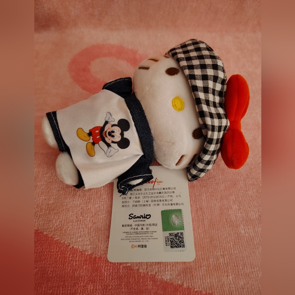 EXCLUSIVE - Hello Kitty x Mickey Officially Licensed Purse Pal Plushie - Picture 5 of 6